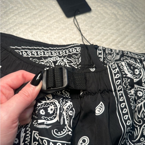 The Hundreds Black and White Bandana Shorts - Picture 5 of 5